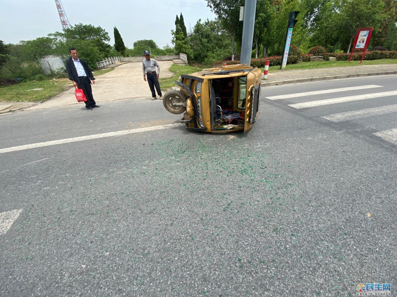 突发,三山扬子学院路口交通事故 民生茶座 芜湖民生网 芜湖人