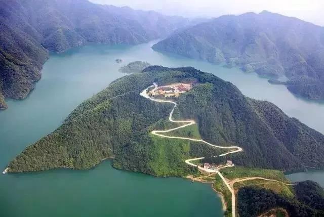 西津三條河流穿城而過,擁有國家級水利風景區,國家級森林公園青龍湖