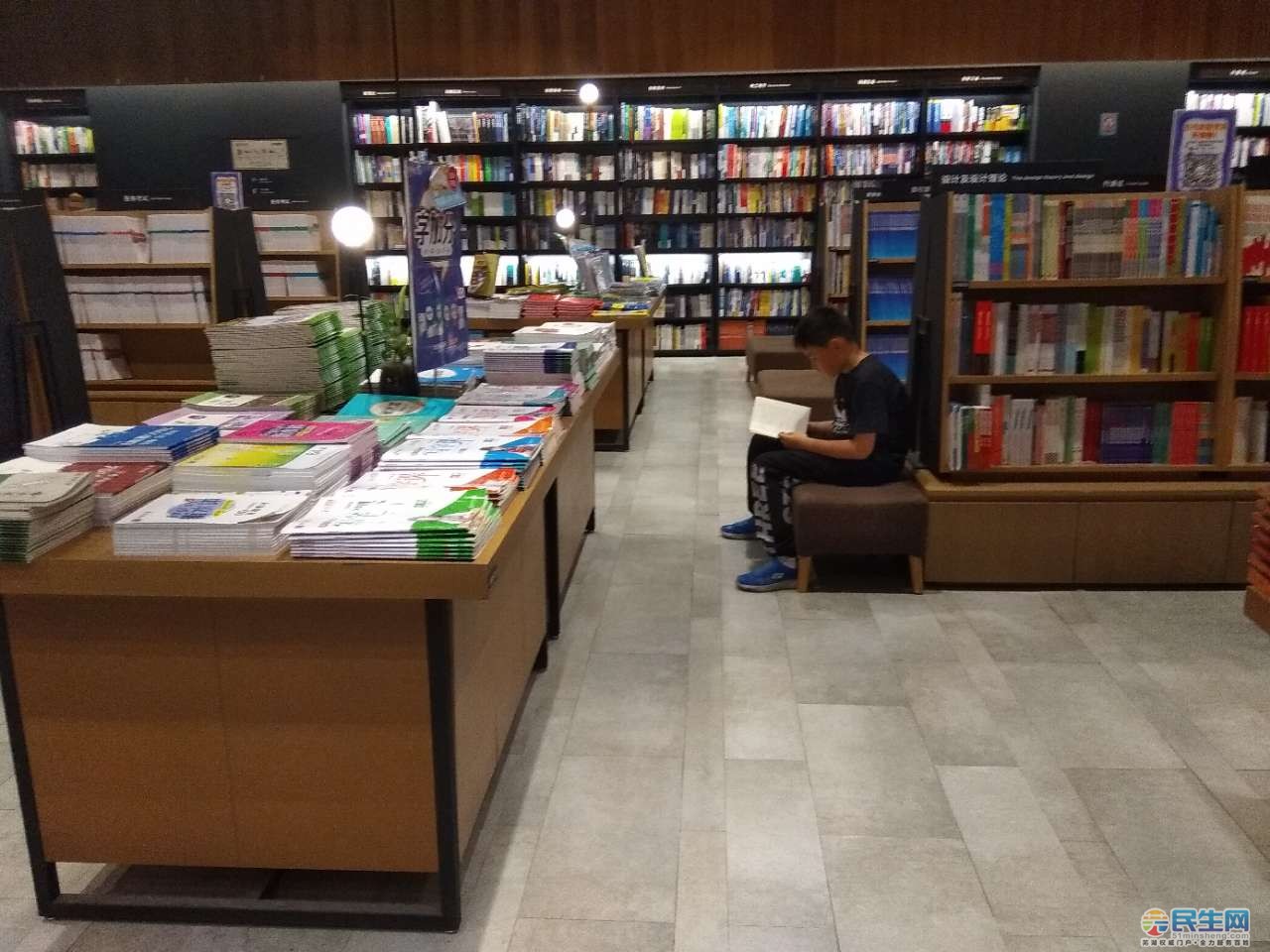 芜湖银泰城新华书店图片