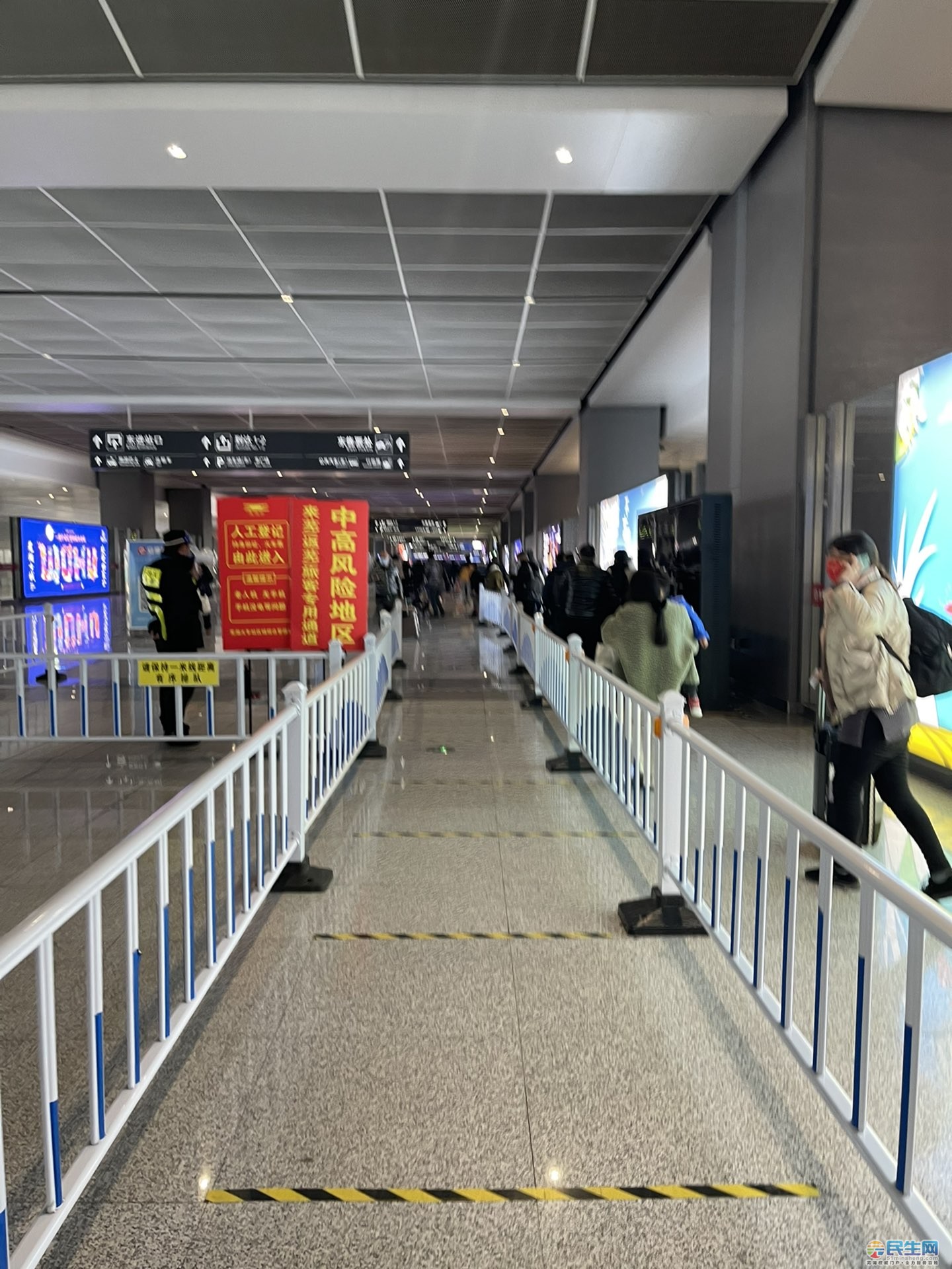 轨道交通2号线芜湖火车站地下站实拍期待12月底开通